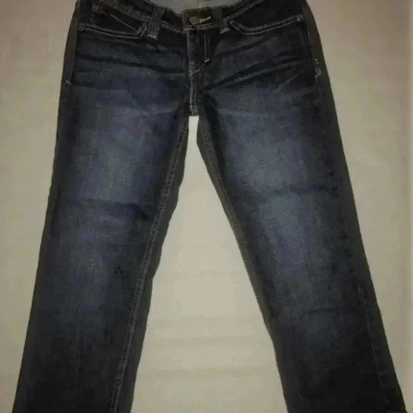 Levis Cropped Jeans  - Picture 6 of 6